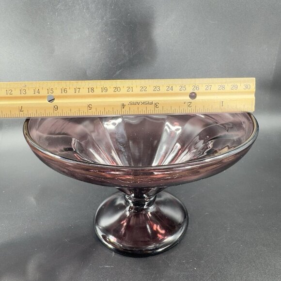 Mid Century Amethyst Footed Glass Bowl Manganese 365nm UV Glow Centerpiece Dish - Picture 9 of 13